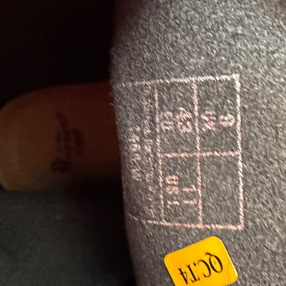 Dr. Martens Airware 1460 Men's size 11/ Women's size 9 - Picture 6 of 6